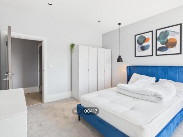 3 bed Apartment to rent Image 8