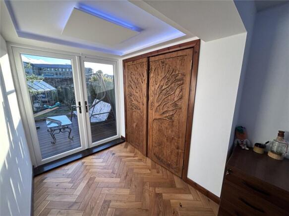 4 bed Semi-Detached for sale Image 10