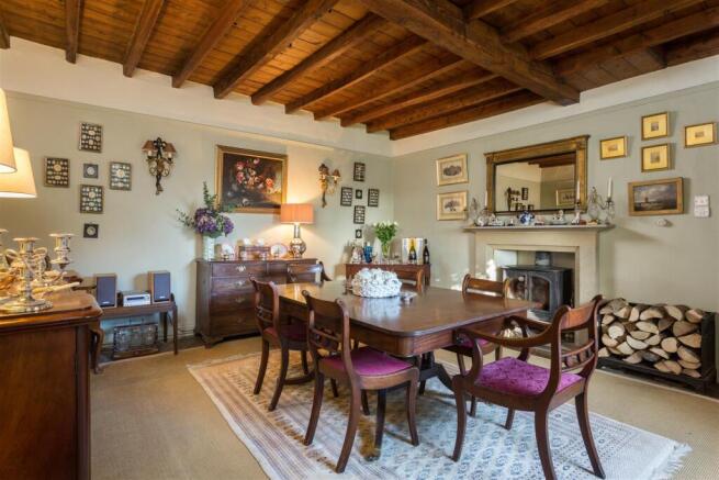 5 bed Detached for sale Image 6