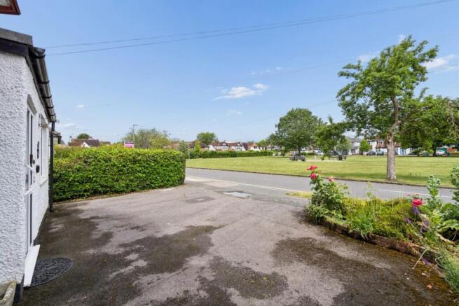 Woodside Close, Amersham, Buckinghamshire, HP6 5EF photo 4