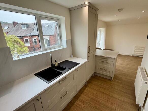 2 bed Apartment for sale Image 9