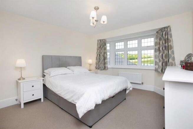 Bedroom 1.jpg