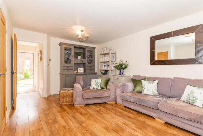 Lounge/Dining Room