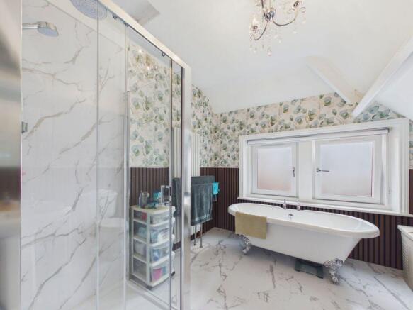 7 bed Semi-Detached for sale Image 10