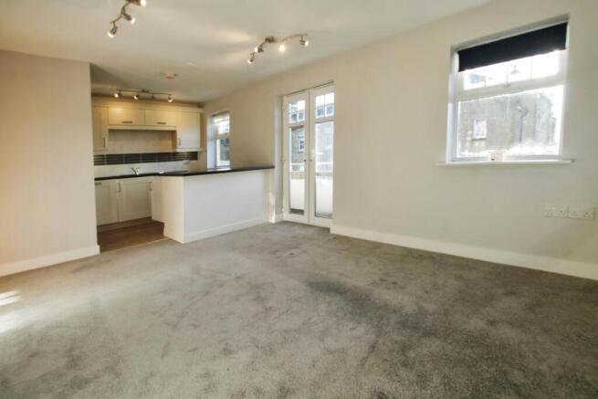 2 bed Apartment for sale Image 5
