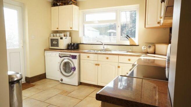 Living Kitchen 3