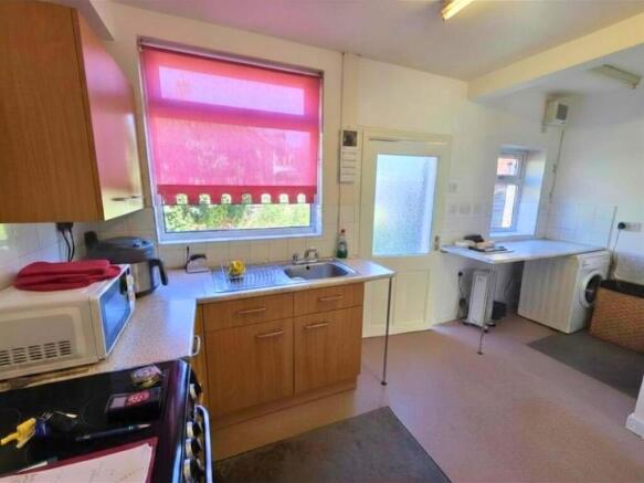 51 Newark - Kitchen.jpg