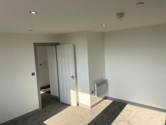 1 bed Apartment to rent Image 4