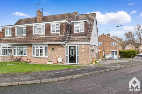 Seneca Way, Wymans Brook, Cheltenham, Gloucestershire, GL50