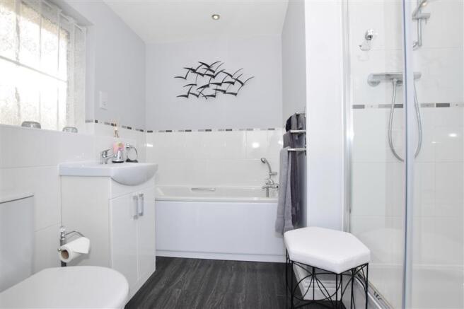 En-Suite Bathroom