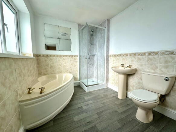 3 bed Semi-Detached for sale Image 12