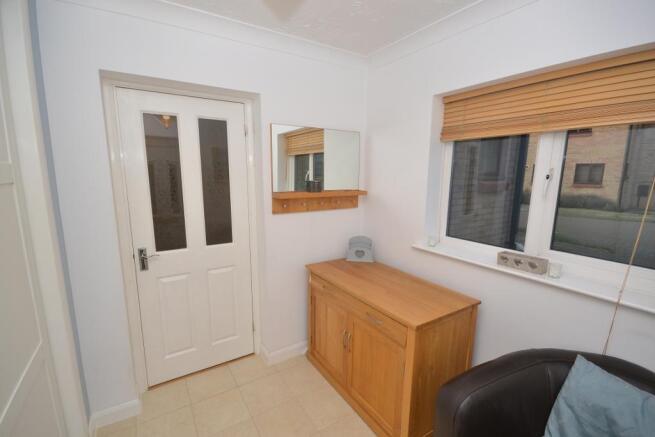 Entrance Hall/Study Area