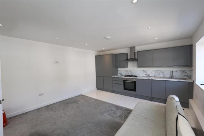 KITCHEN/LIVING ROOM