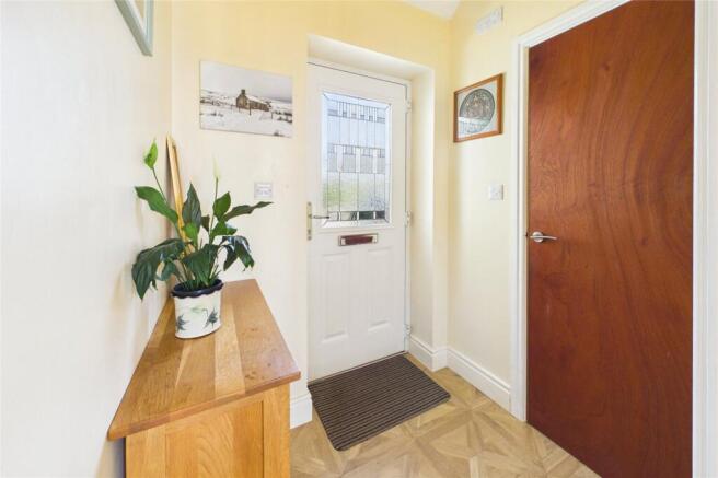 4 bed Bungalow for sale Image 5