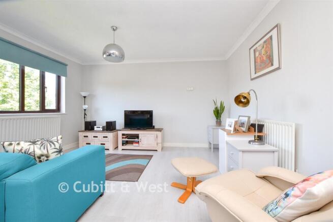 Lounge / Kitchen
