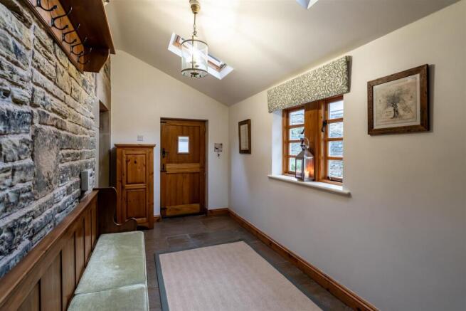 5 bed House for sale Image 6