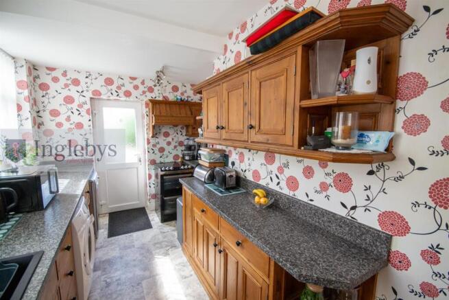 3 bed Semi-Detached for sale Image 8