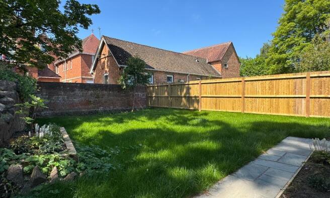 Private, enclosed garden - No.11 only!