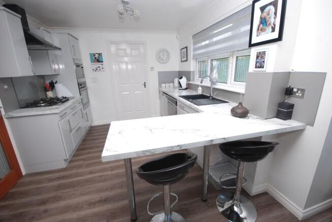 Kitchen Diner 2