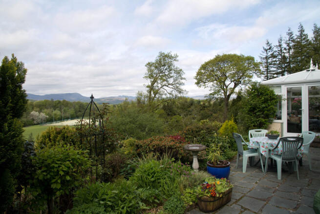 Gardens and Outlo...