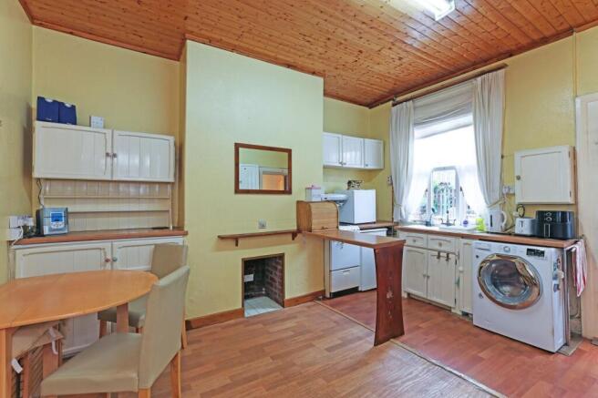 4 bed Terraced for sale Image 5