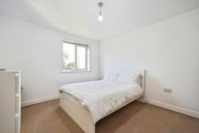 2 bed Flat for sale Image 8