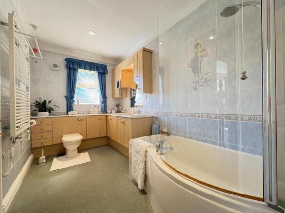 Jack & Jill Ensuite
