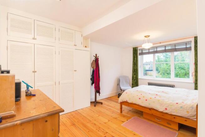 DAORLLEWDRIB92 - Bedroom E.jpg