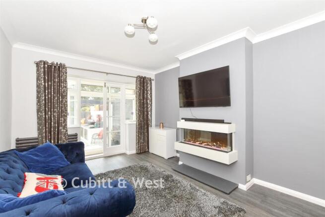 Lounge/ Dining Room