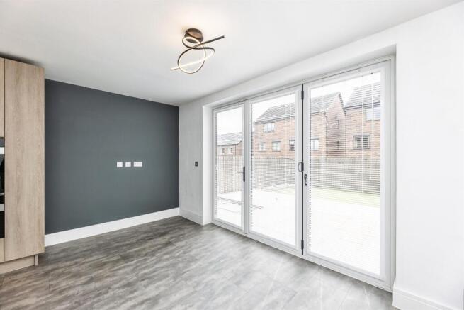 3 bed Semi-Detached for sale Image 12