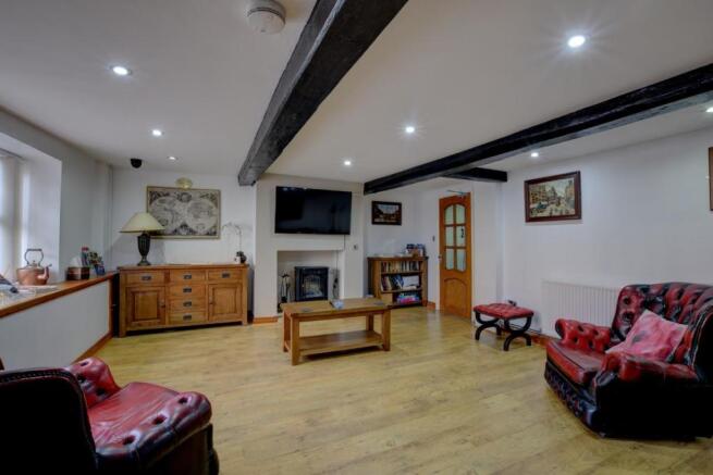 Living Room - 3.jpg