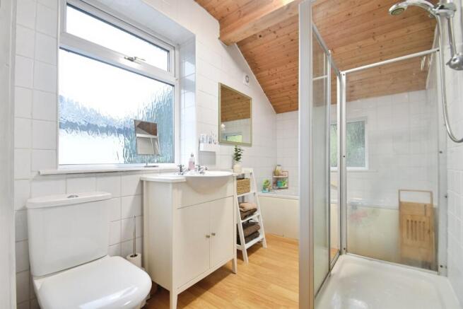 3 bed Semi-Detached for sale Image 6