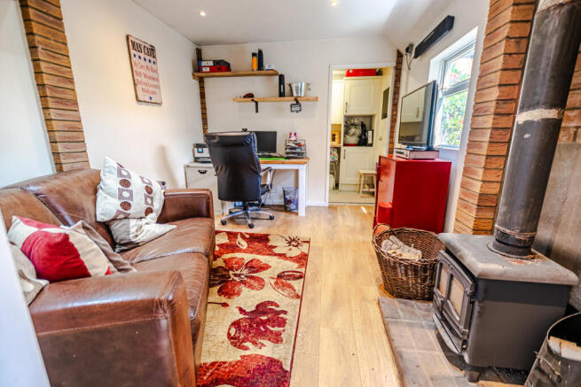 3 bed Link Detached House for sale Image 9
