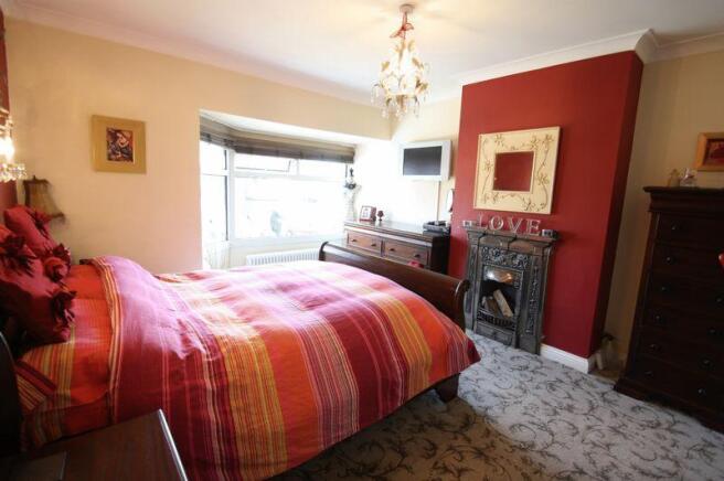 FRONT BEDROOM