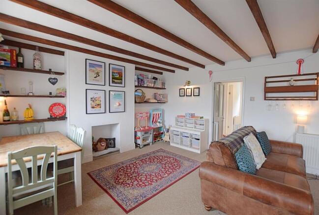 Lounge/Dining Room