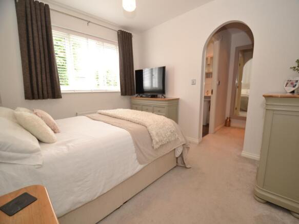 4 bed Detached for sale Image 9