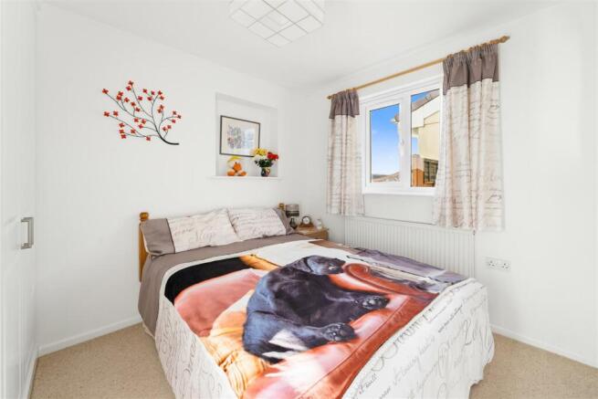 Bed 2.jpg