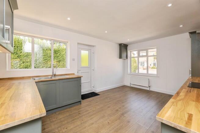 3 bed Detached Bungalow for sale Image 8