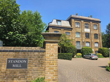 CHAIN FREE - Kents Lane, Standon, Herts
