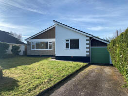 12, Chatsworth Way, St. Austell PL25 3SL