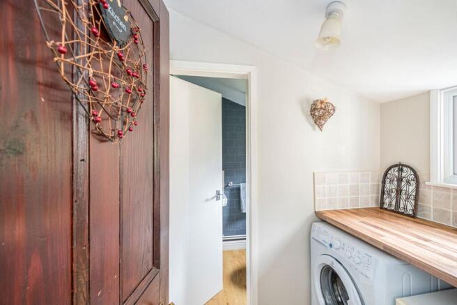 3 bed Town House for sale Image 9