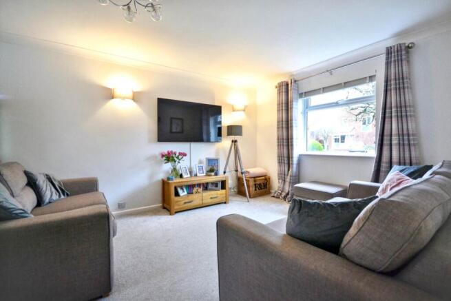 Blenheim Drive, Bredon, Tewkesbury, Gloucestershire photo 4
