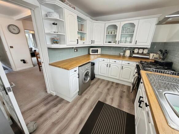 3 bed Semi-Detached for sale Image 8