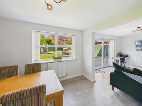 4 bed Detached for sale Image 7