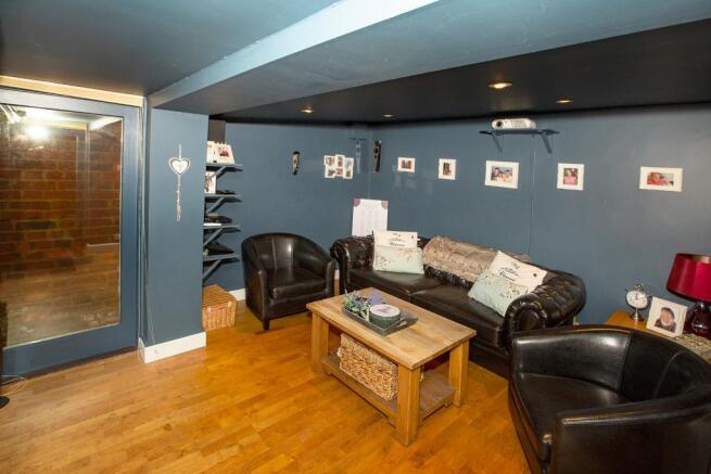 Studio/Annexe/Cinema Room