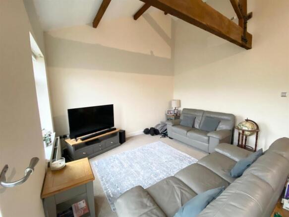 lounge 1.jpg