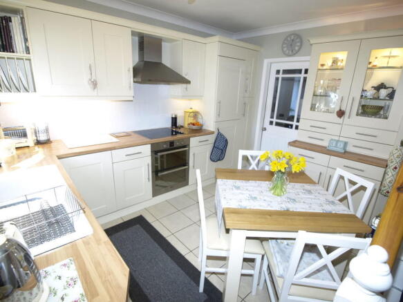 Dining kitchen