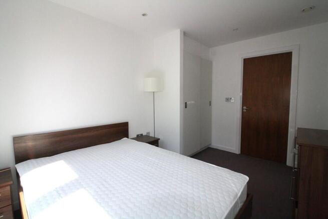 2 bed Apartment to rent Image 9