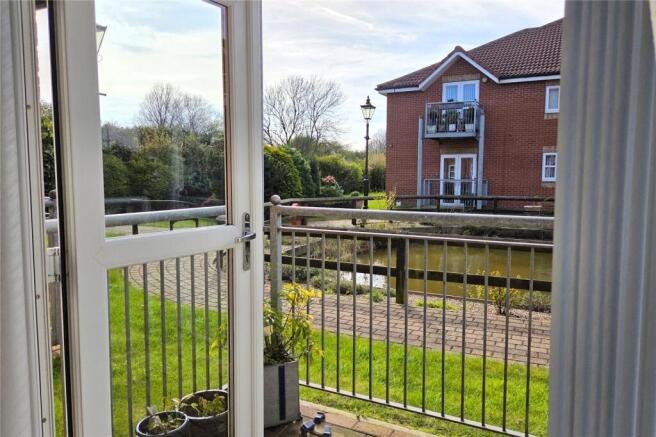 2 bed Retirement Property for sale Image 6