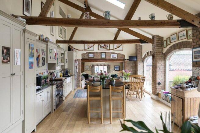 5 bed Barn Conversion for sale Image 9